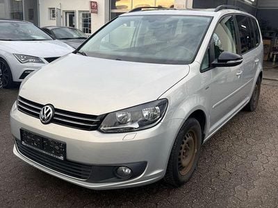Second-hand VW Touran Match 105 CP (77 kW) 2012 Argintiu Monovolum