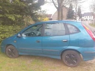 Nissan Almera Tino