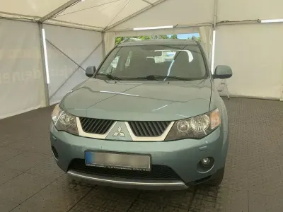 Używany Mitsubishi Outlander Instyle 170 KM (125 kW) 2010 Zielony SUV