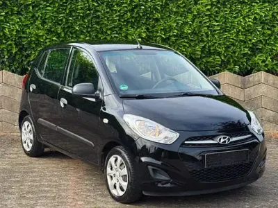 Gebraucht Hyundai i10 Edition 69 PS (50 kW) 2012 Schwarz Kleinwagen