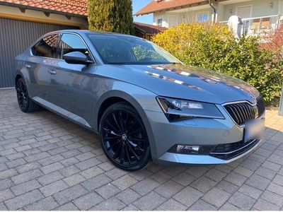 Używany Skoda Superb 190 KM (139 kW) 2018 Szary Sedan/Limuzyna