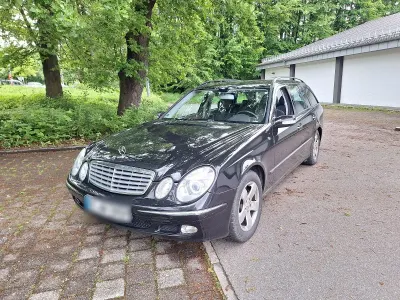 Gebraucht Mercedes E240 160 PS (117 kW) 2004 Schwarz Kombi