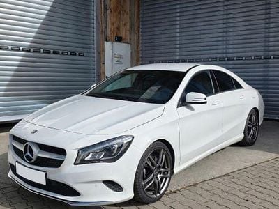 Gebraucht Mercedes CLA180 Urban 122 PS (89 kW) 2018 Weiß Limousine