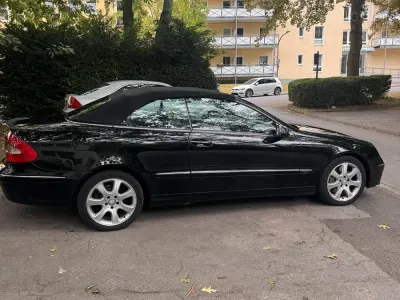 Gebraucht Mercedes CLK320 Avantgarde 224 PS (164 kW) 2007 Schwarz Cabrio