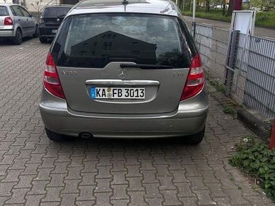 Usata Mercedes A180 Classic 109 CV (80 kW) 2006 Grigio Monovolume