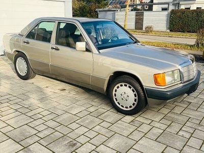 Beige Gebraucht 1991 Mercedes 190 Limousine | 9.899 €