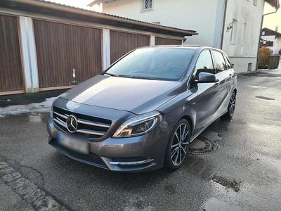 Gebraucht Mercedes B200 2011 Grau Van / Kleinbus