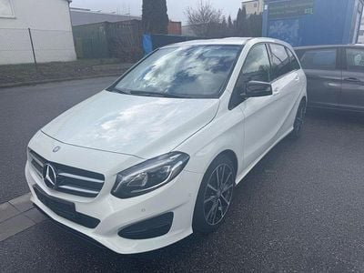 Gebraucht Mercedes B180 122 PS (89 kW) 2016 Weiß Van / Kleinbus