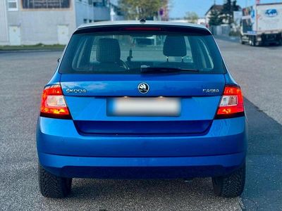 Gebraucht Skoda Fabia 90 PS (66 kW) 2015 Blau Kleinwagen