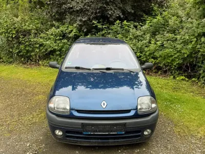 Gebraucht Renault Clio II 60 PS (44 kW) 2000 Blau Kleinwagen