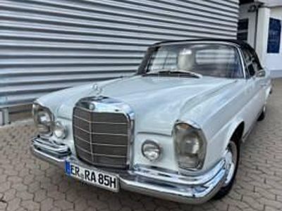 Weiß Gebraucht 1966 Mercedes 250 SE Cabrio | 95.900 €