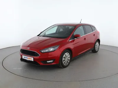 Używany Ford Focus Cool & Connect 155 KM (114 kW) 2018 Czerwony Sedan/Limuzyna