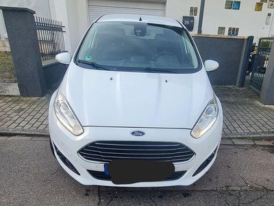Gebraucht Ford Fiesta 95 PS (69 kW) 2016 Weiß Kleinwagen