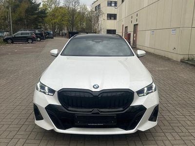 Gebraucht BMW 520 M Sport 197 PS (144 kW) 2025 Weiß Kombi