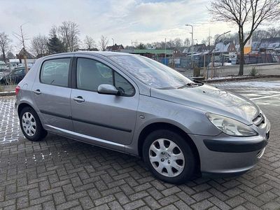 Grau Gebraucht 2003 Peugeot 308 Limousine | 1.500 € (Fairer Preis)