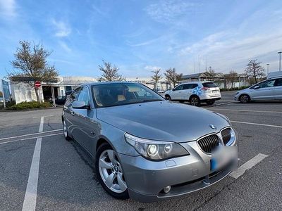 Second-hand BMW 523 177 CP (130 kW) 2006 Argintiu Berlinǎ