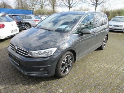 Uranograu Gebraucht 2021 VW Touran Highline Van / Kleinbus | 20.899 € (Guter Preis)