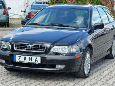 Gebraucht Volvo V40 122 PS (89 kW) 2003 Schwarz Kombi