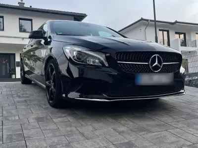 Gebraucht Mercedes CLA200 Shooting Brake 136 PS (100 kW) 2016 Schwarz Kombi