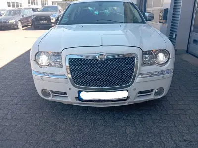 Begagnad Chrysler 300C 218 HK (160 kW) 2010 Vit Sedan