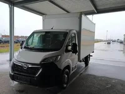 Gebraucht Opel Movano 140 PS (102 kW) 2024 Weiss Van