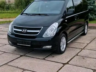 Gebraucht Hyundai H-1 125 PS (91 kW) 2011 Schwarz Van / Kleinbus