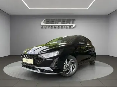 Gebraucht Hyundai i20 Trend 101 PS (74 kW) 2025 Phantom black Limousine