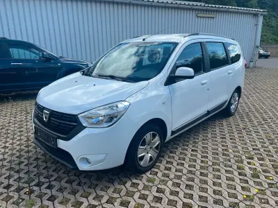 Gebraucht Dacia Lodgy Lauréate 102 PS (75 kW) 2017 Weiß Van / Kleinbus