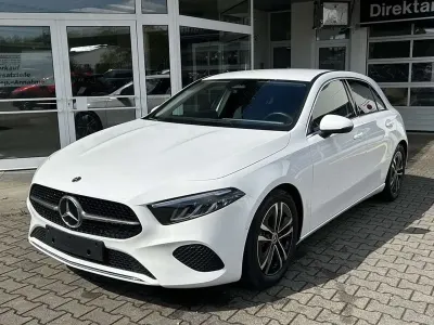 Używany Mercedes A180 136 KM (100 kW) 2024 Biały Sedan/Limuzyna