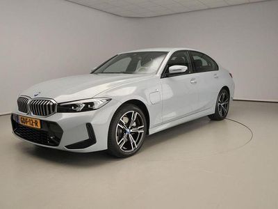 BMW 330e