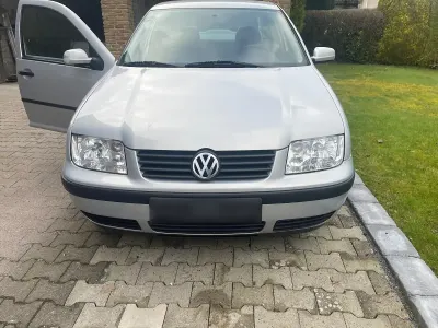 Gebraucht VW Bora 101 PS (74 kW) 1999 Silber Limousine
