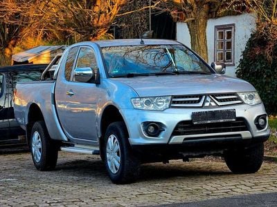 Gebraucht Mitsubishi L200 Invite 136 PS (100 kW) 2014 Silber Pickup