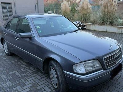 Silber Gebraucht 1995 Mercedes C180 Elegance Limousine | 3.500 €
