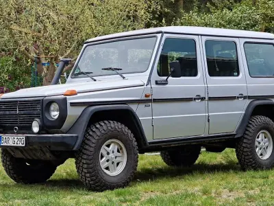 Używany Mercedes G290 120 KM (88 kW) 1998 Srebrny SUV