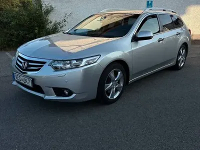 Gebraucht Honda Accord 156 PS (114 kW) 2011 Grau Kombi