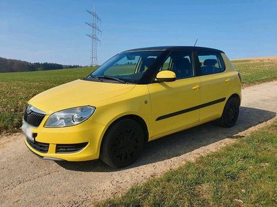 Gebraucht Skoda Fabia Ambition 75 PS (55 kW) 2013 Gelb Kleinwagen