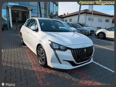 Gebraucht Peugeot 208 Allure 101 PS (74 kW) 2020 Blanc banquise Kleinwagen