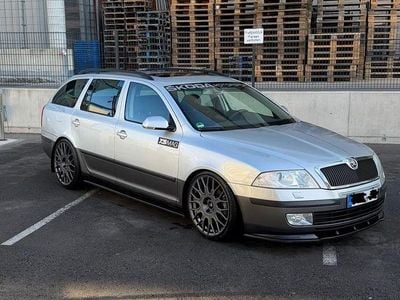 Silber Gebraucht 2007 Skoda Octavia Kombi | 7.000 €