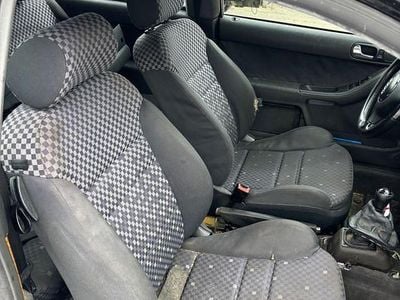 Schwarz Gebraucht 1999 Audi A3 Ambiente Kleinwagen | 1.100 € (Guter Preis)