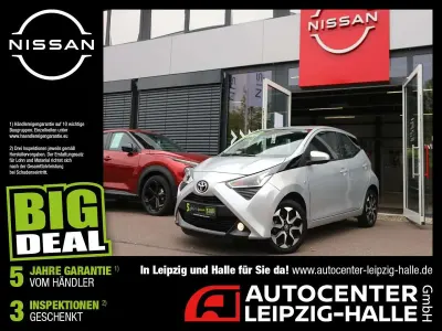 Używany Toyota Aygo X-play 72 KM (52 kW) 2020 Srebrny Hatchback