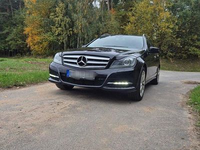 Schwarz Gebraucht 2012 Mercedes C200 Avantgarde Kombi | 16.500 €
