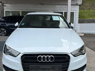 Gebraucht Audi A3 150 PS (110 kW) 2014 Weiß Limousine