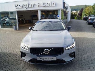 gebraucht Volvo V60 B4 Diesel Plus Dark Aut/AHK/HarmanKardon/19"