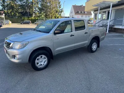 Begagnad Toyota HiLux 144 HK (105 kW) 2012 Silver Pickup