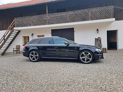 Używany Audi A4 S-Line 240 KM (176 kW) 2013 Czarny Kombi