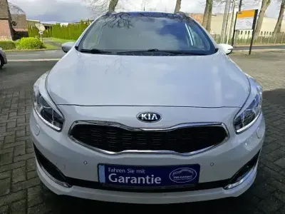 Gebraucht Kia Ceed Sportswagon 136 PS (100 kW) 2016 Weiß (deluxe white) Kombi