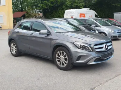 Gebraucht Mercedes GLA200 156 PS (114 kW) 2014 Grau SUV