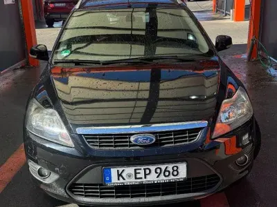 Gebraucht Ford Focus Ambiente 105 PS (77 kW) 2010 Schwarz Kombi