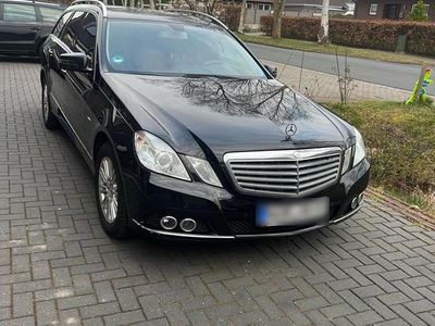 Gebraucht Mercedes E220 170 PS (125 kW) 2011 Schwarz Kombi