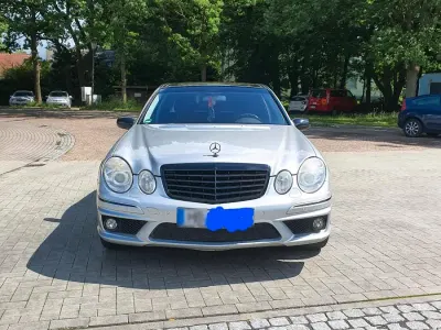 Gebraucht Mercedes E240 177 PS (130 kW) 2002 Silber Limousine